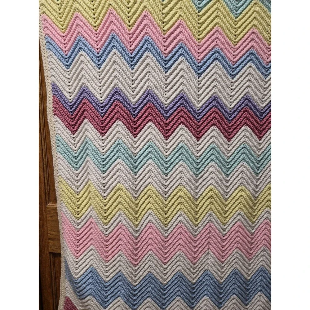 Handmade Crochet Knit Afghan Blanket Throw 64x40 Pastel Color Baby Kids Cheveron